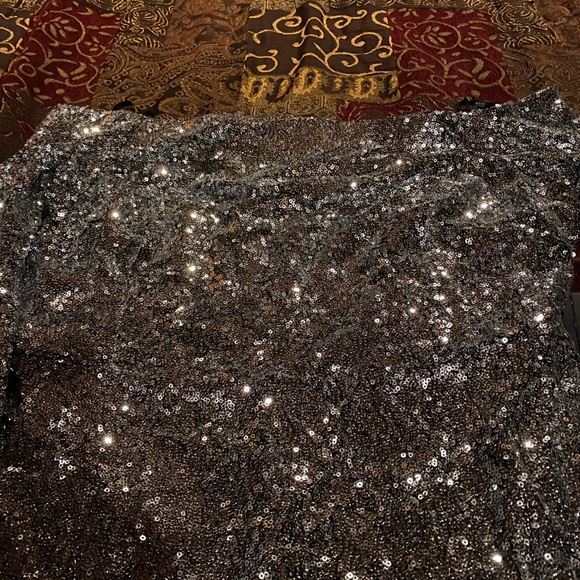 Sequin off shoulder Dress - Picture 7 of 8